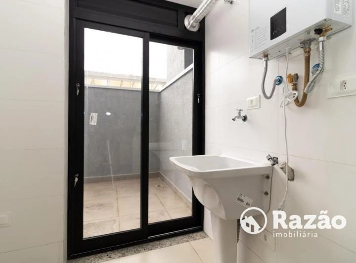 3 en-suite bedrooms with a separate closed kitchen — photo 4