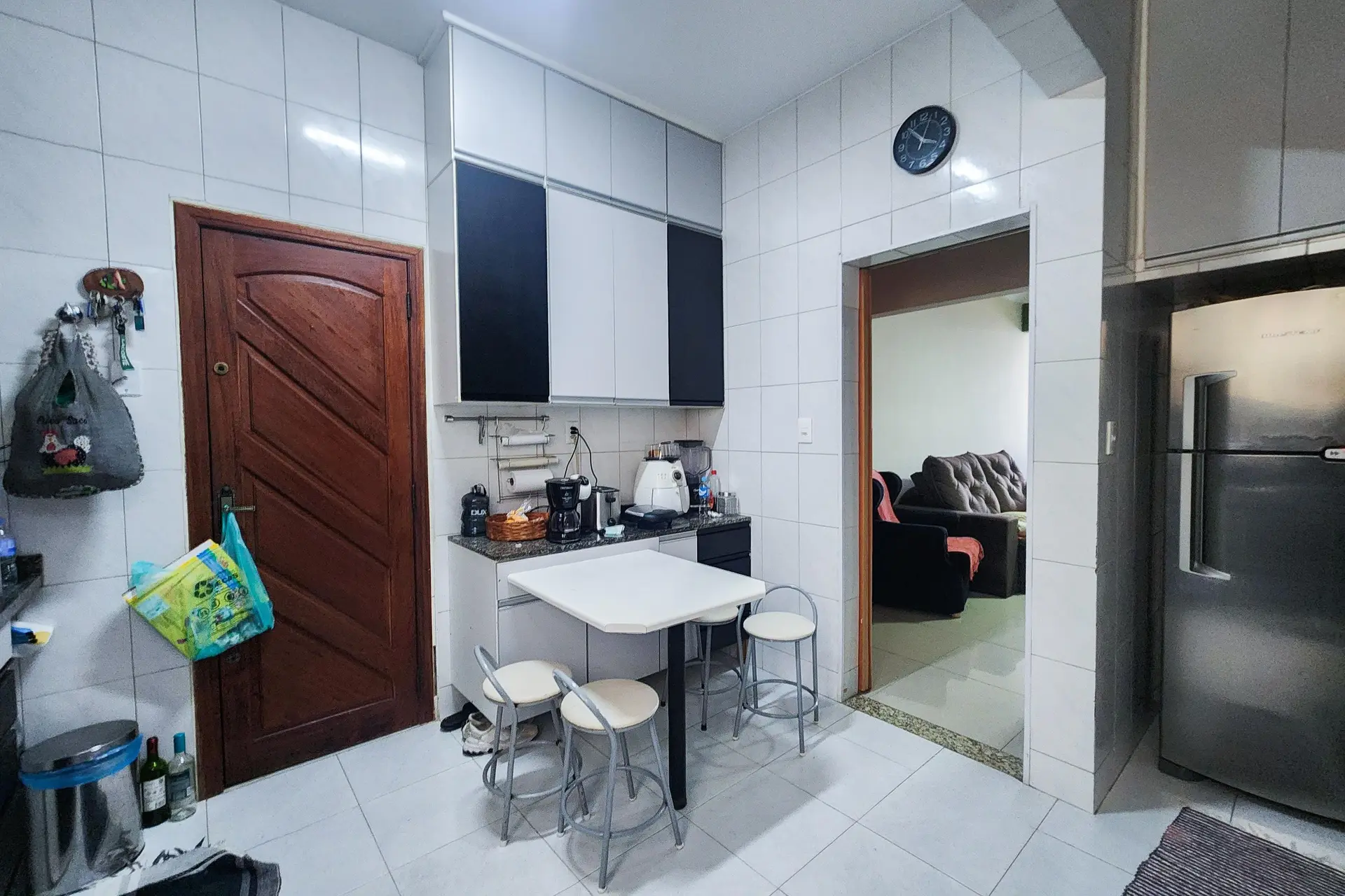 3-bedroom apartment with a bathtub — photo 25