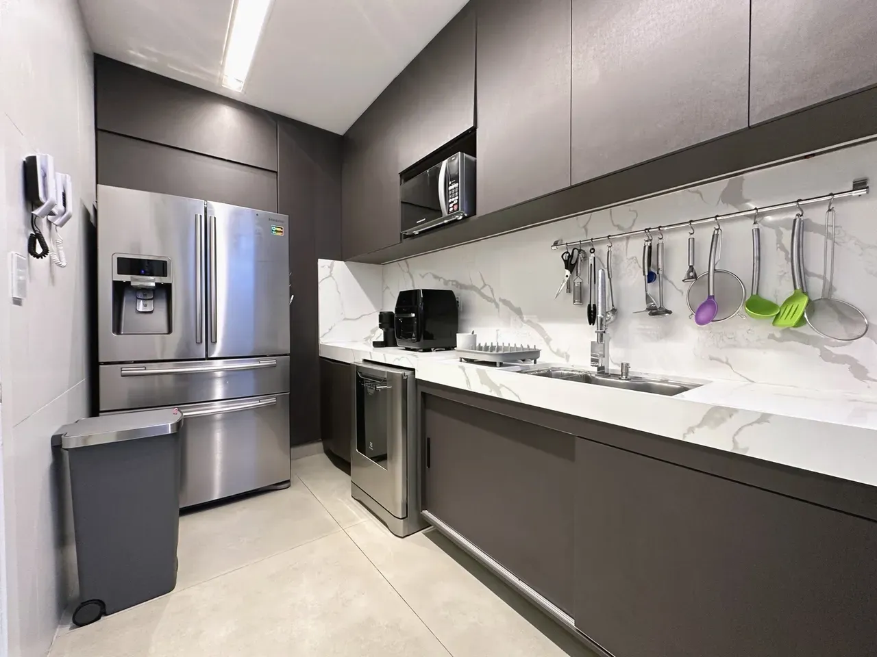Apartamento mobiliado com 3 quartos e 3 banheiros — photo 38