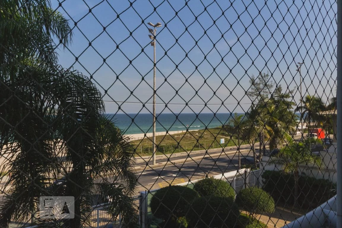 Furnished apartment with 2 en-suites and a balcony — photo 36