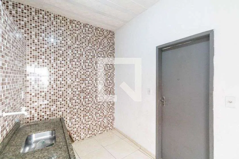 Estudio sin amueblar de 30 m² con 1 dormitorio y 1 baño — photo 2