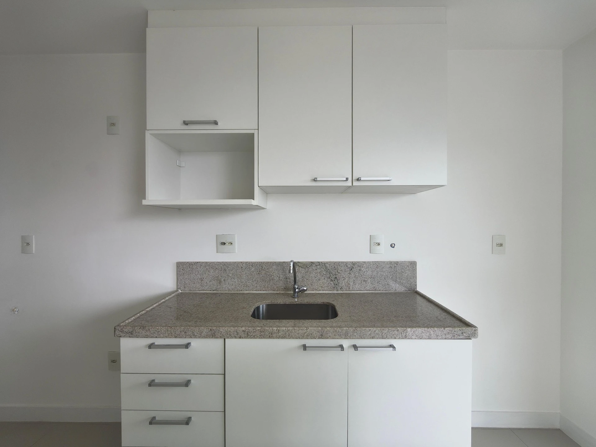 Apartamento, 82 m², com janelas do piso ao teto — photo 5