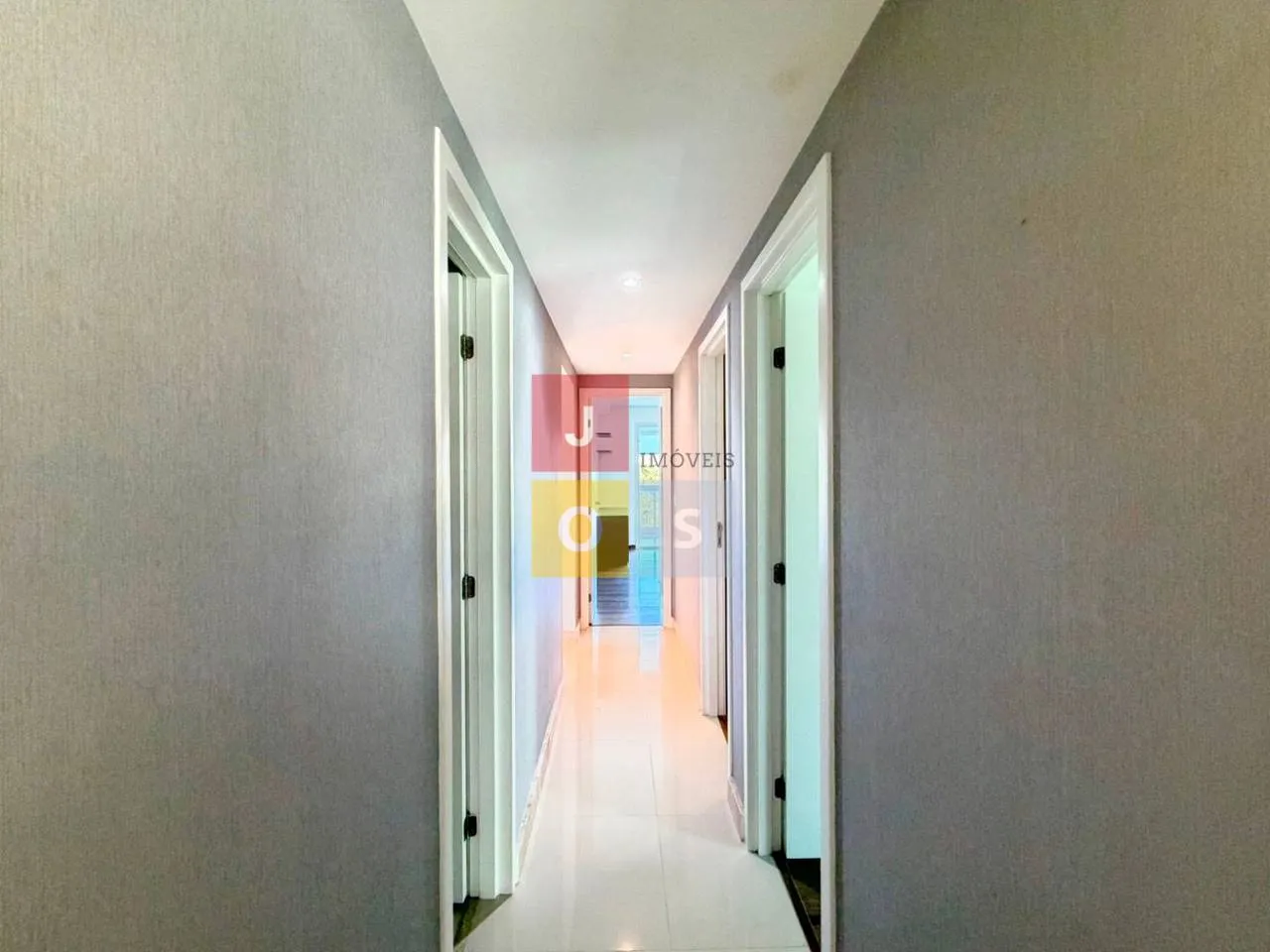Furnished 4-bedroom suite apartment with 156 m² — photo 7