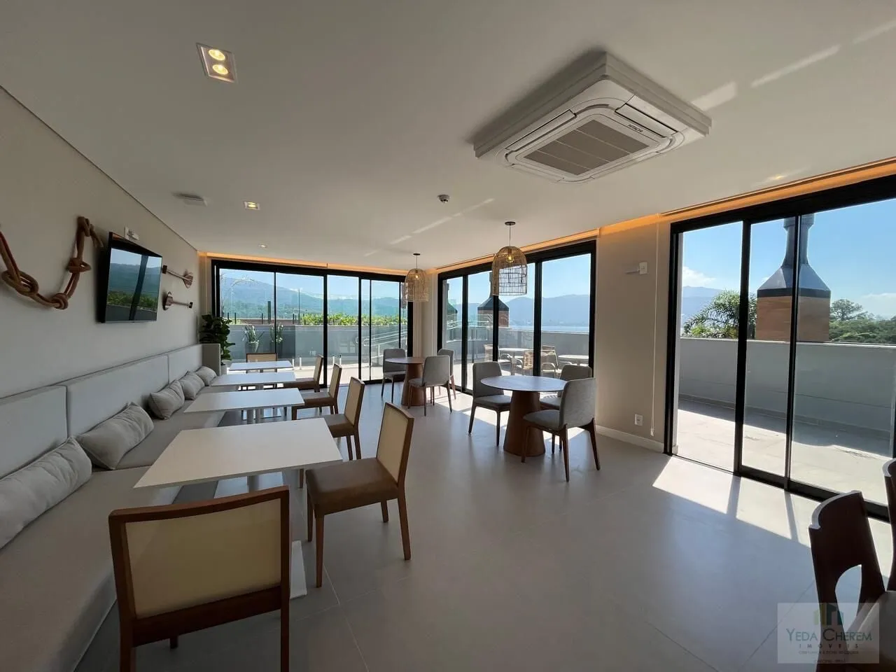 Furnished studio, 55 m², with a water view — photo 5