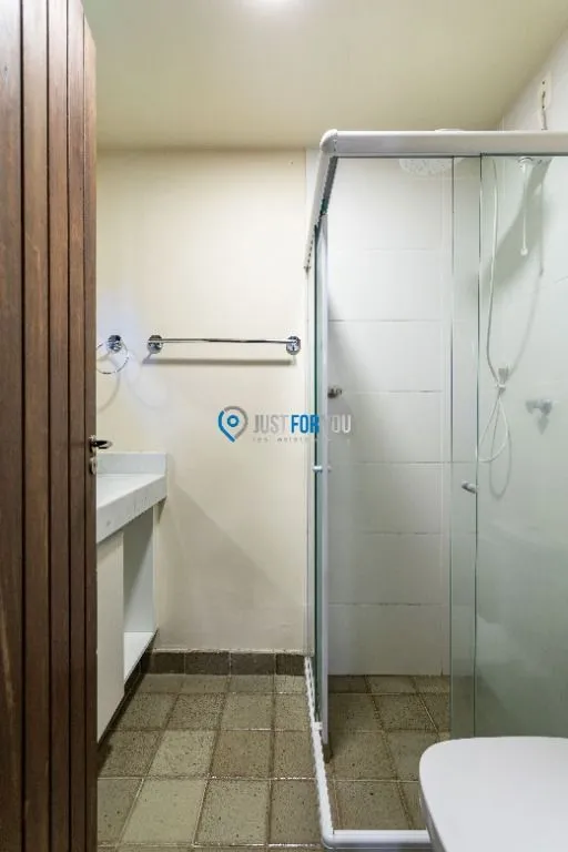 7-bedroom house with a bathtub — photo 55