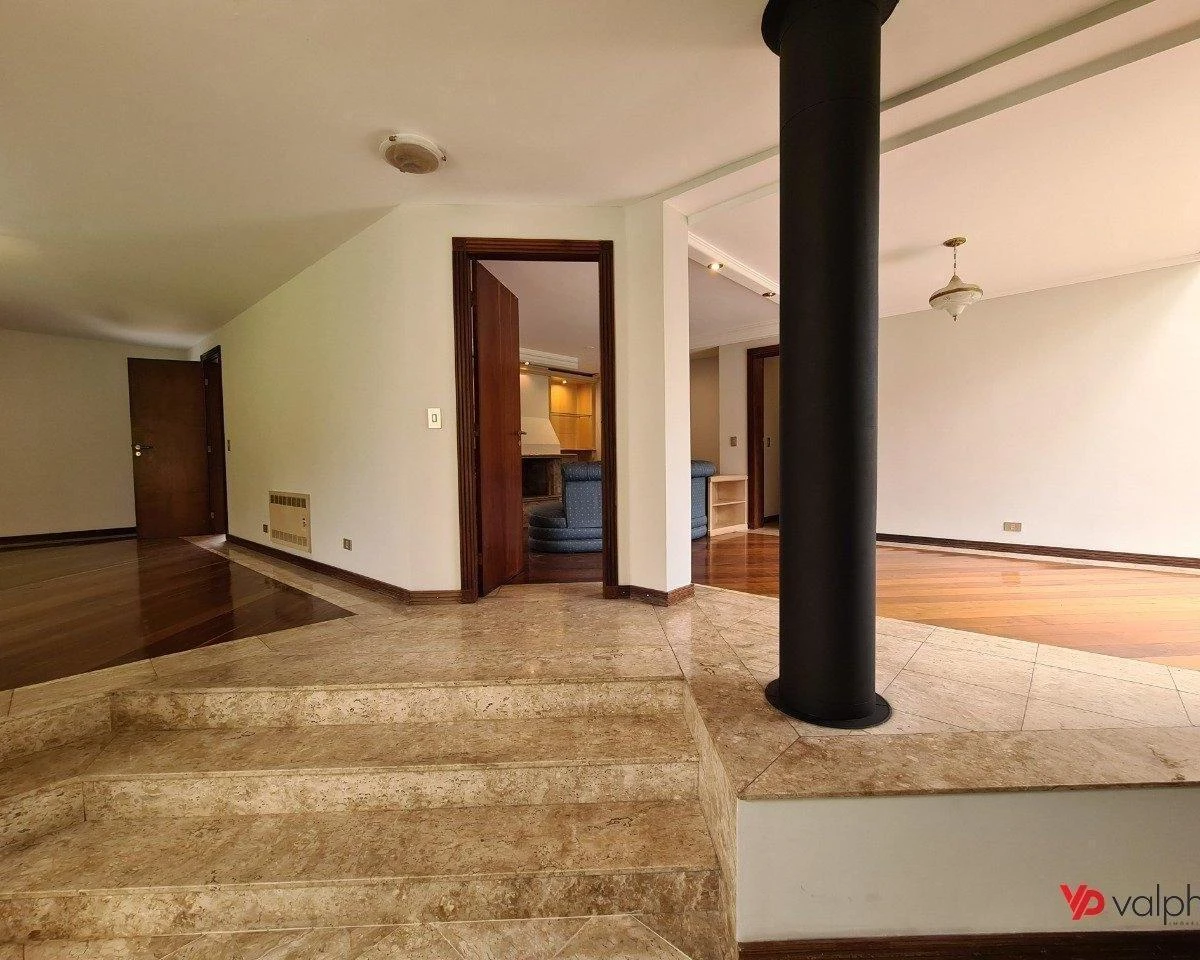 Condo house with 3 bedrooms and 5 bathrooms — photo 8