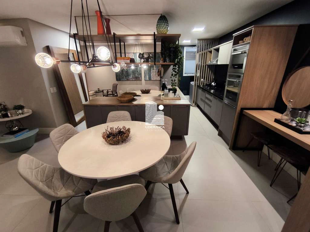 Apartamento de 2 suites con balcón y 2 plazas — photo 3