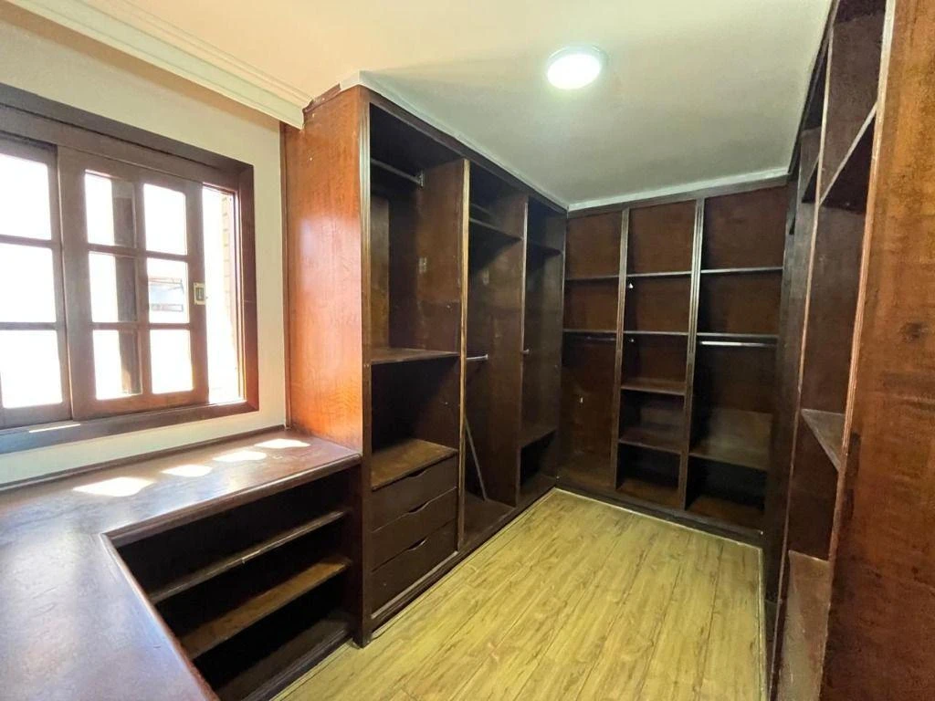 House with 3 en-suite bedrooms and a balcony, 450 m² — photo 6