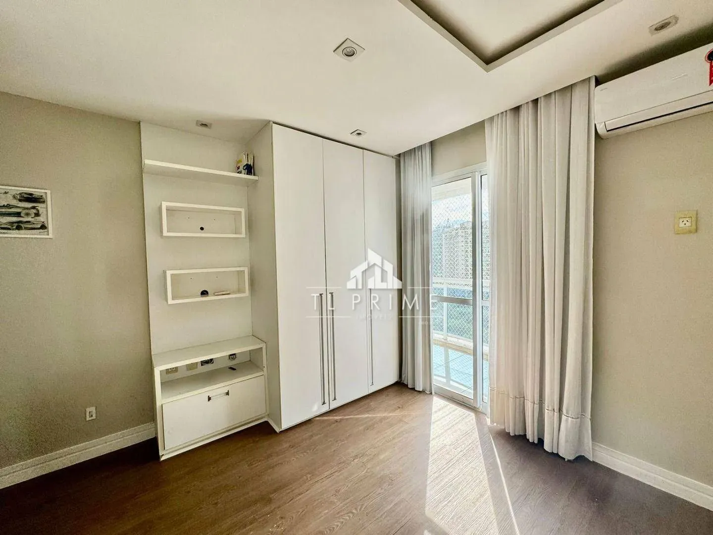 Furnished apartment, 98 m², with a water view — photo 23