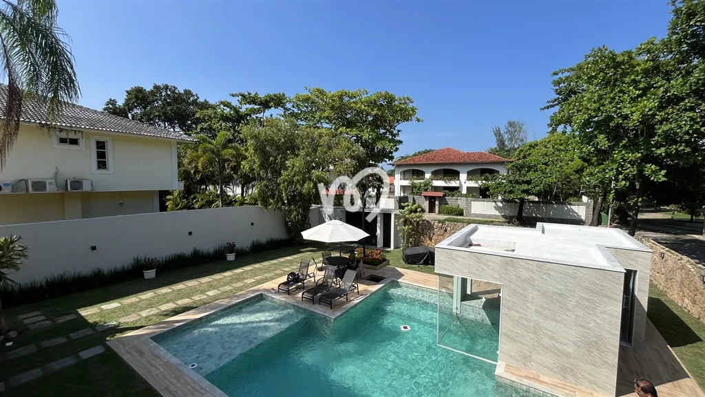 Furnished house with 5 bedrooms and an open-plan kitchen — photo 20