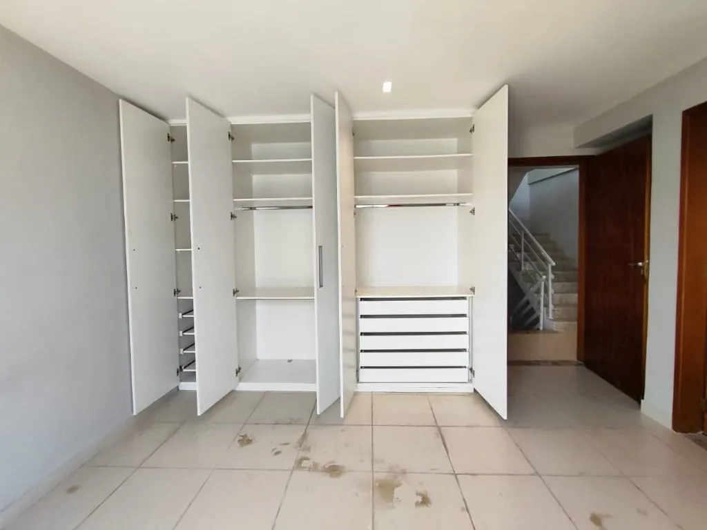 House with 5 bedrooms, 5 bathrooms, 400 m² — photo 19
