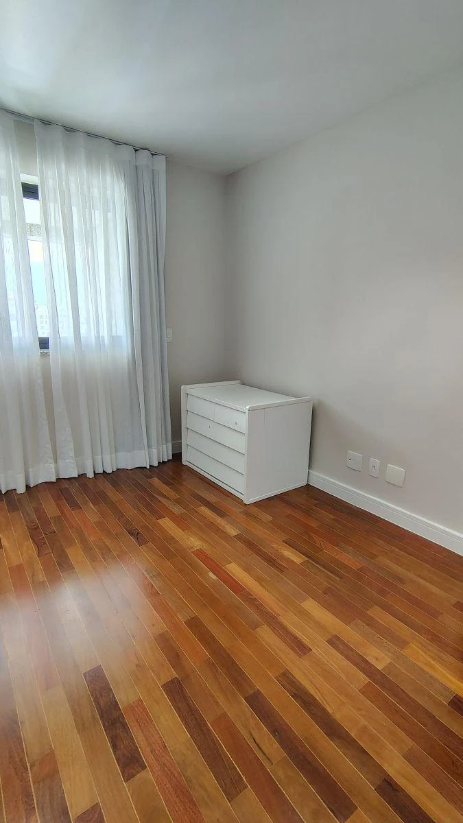 Furnished 249 m² apartment with 3 en-suite bedrooms — photo 14