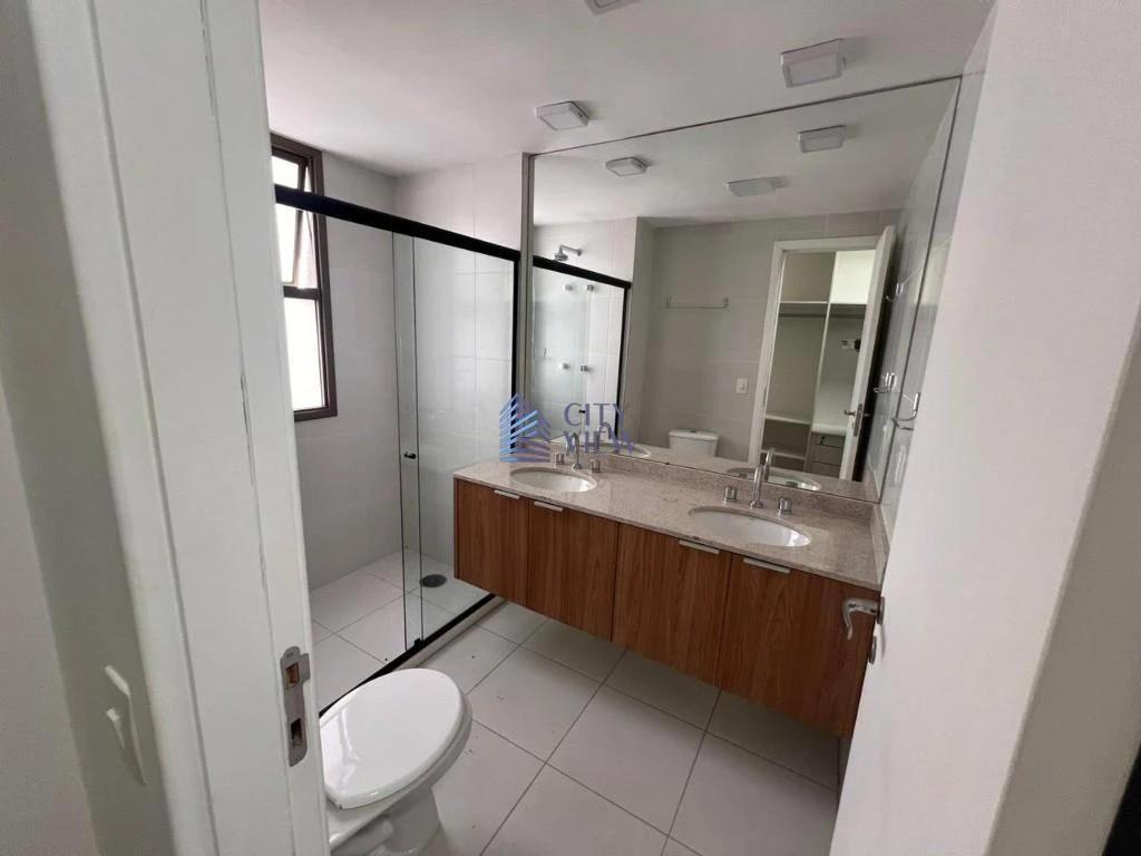 171 m² apartment with 4 bedrooms and 2 parking spots — photo 12