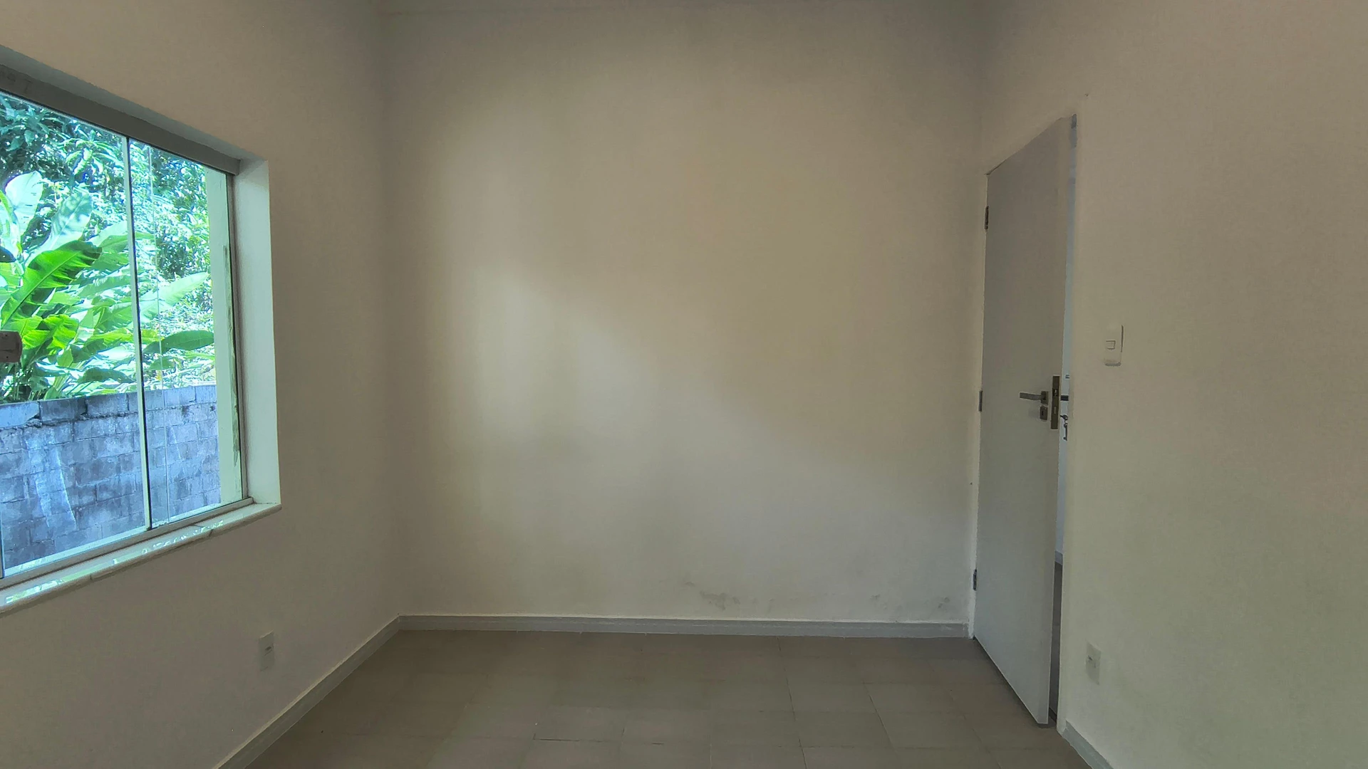 Casa sem mobília com 3 quartos, quintal e churrasqueira — photo 35