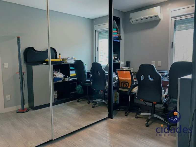 2-bedroom apartment with a home office — photo 7