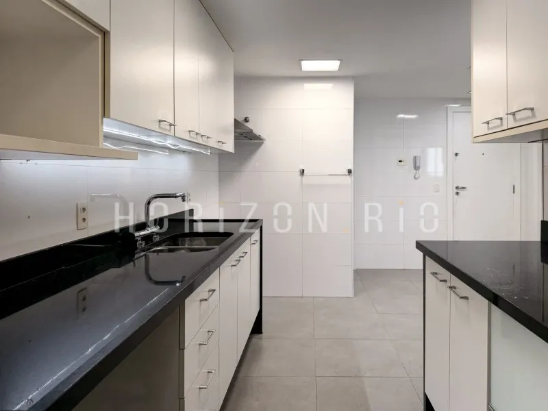 Apartamento, 229 m², com varanda envidraçada — photo 4