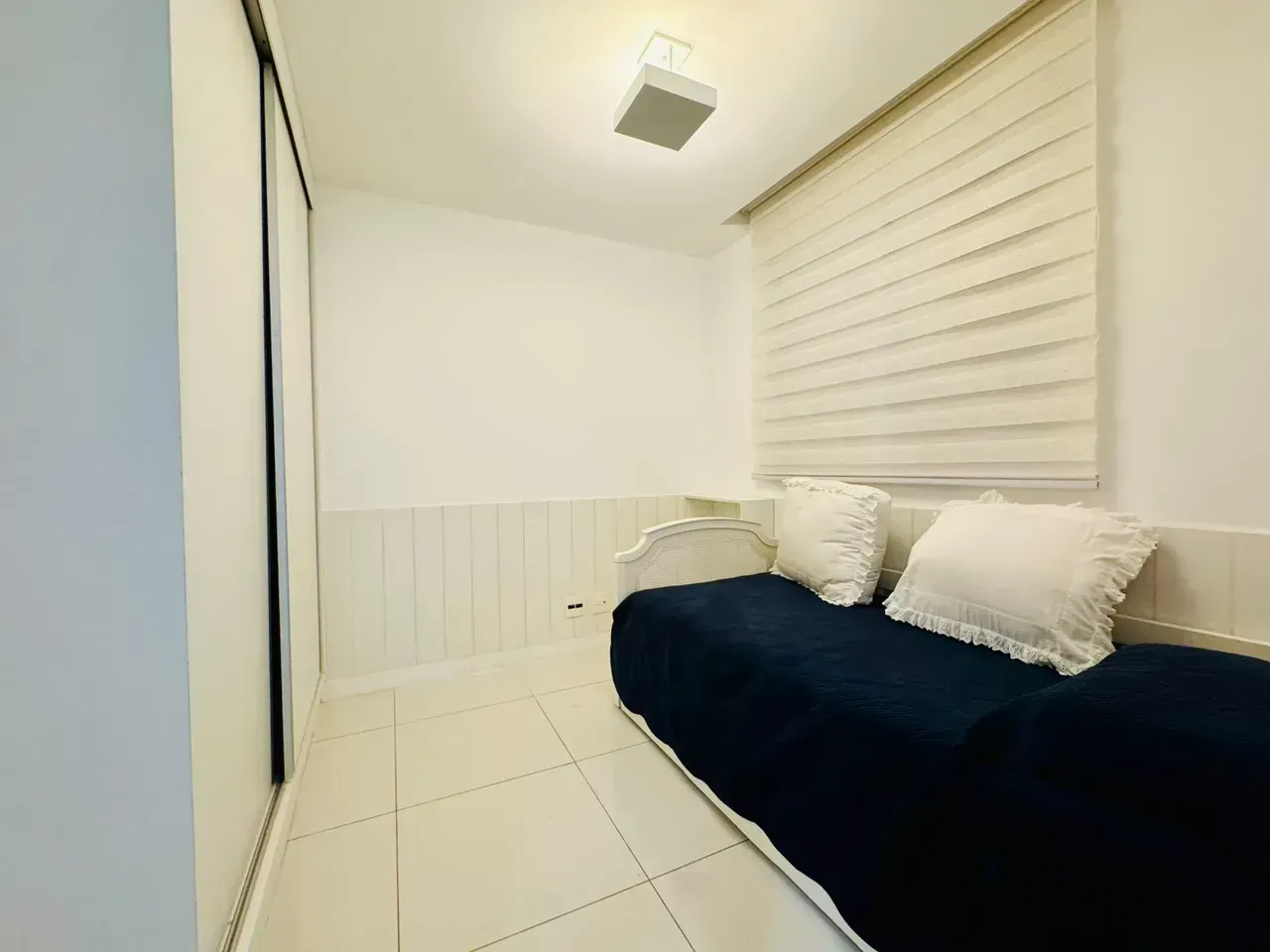 Furnished 3-bedroom apartment with open-plan kitchen — photo 21