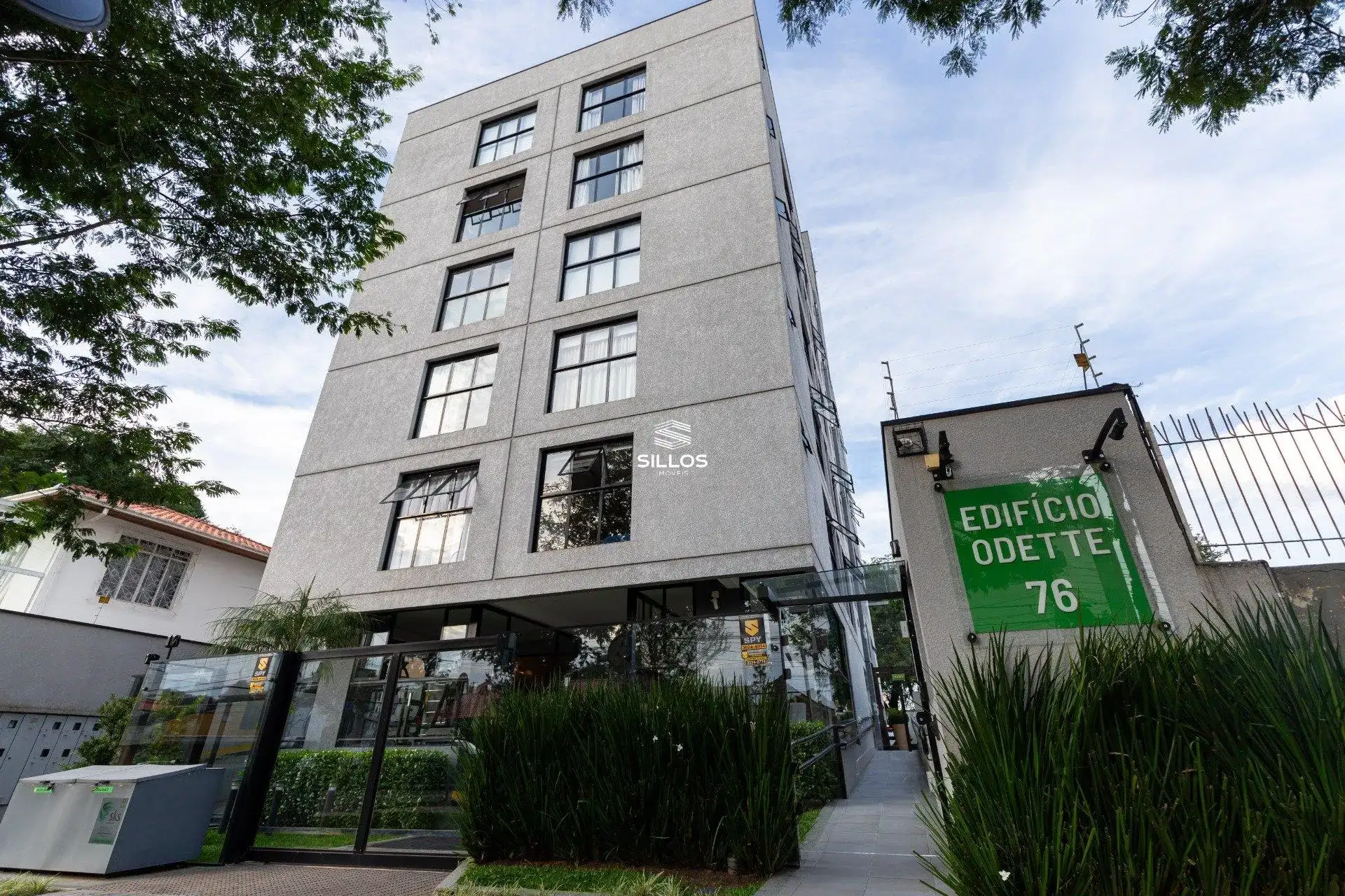 2-bedroom apartment with a grill on the balcony in Curitiba — photo 24