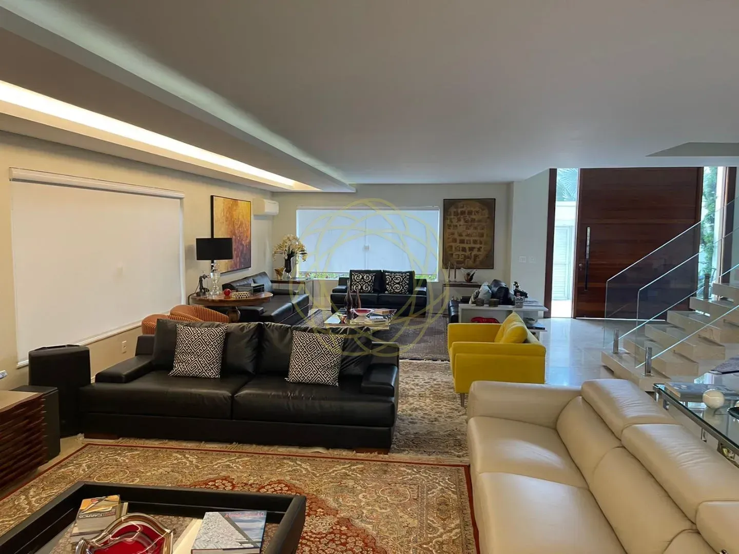 Triplex house with 5 bedrooms and 900 m² — photo 2