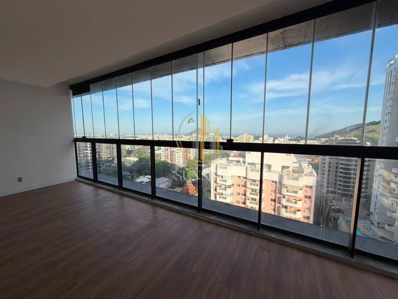 3-bedroom apartment with a water view — photo 17