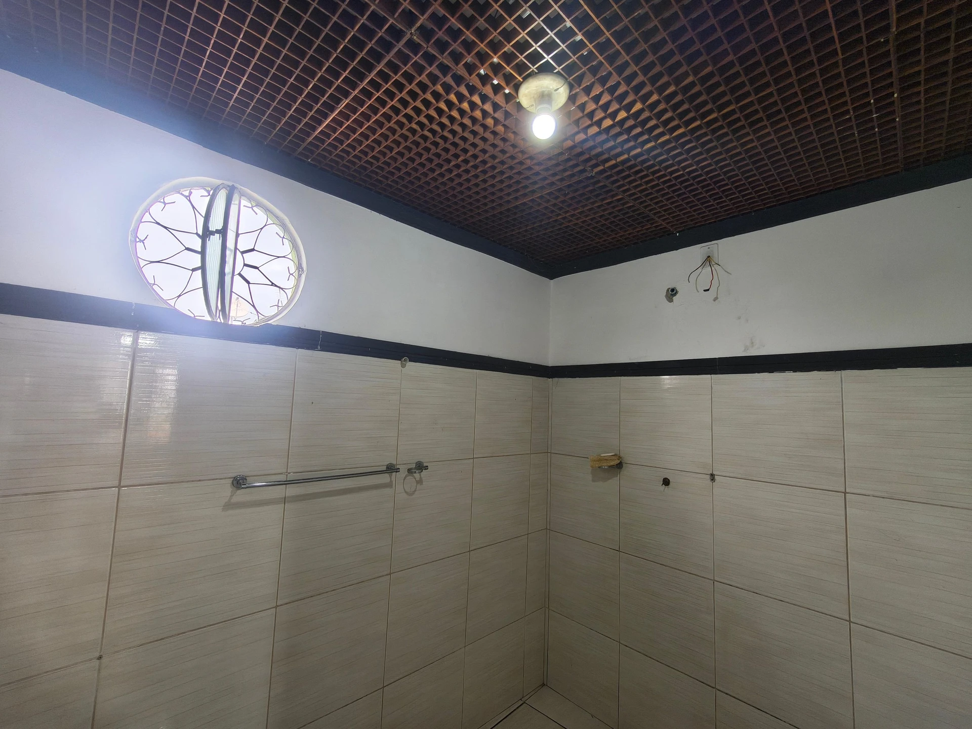 Мебльований будинок із 3 спальнями, 4 ванними та приватним садом — photo 54