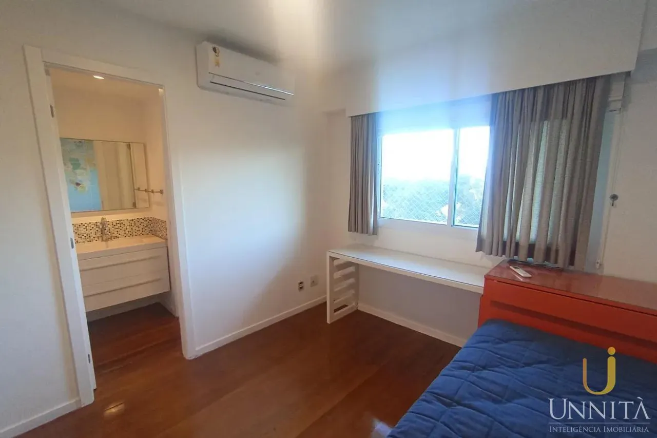 Unfurnished apartment with 3 bedrooms and 3 bathrooms — photo 3