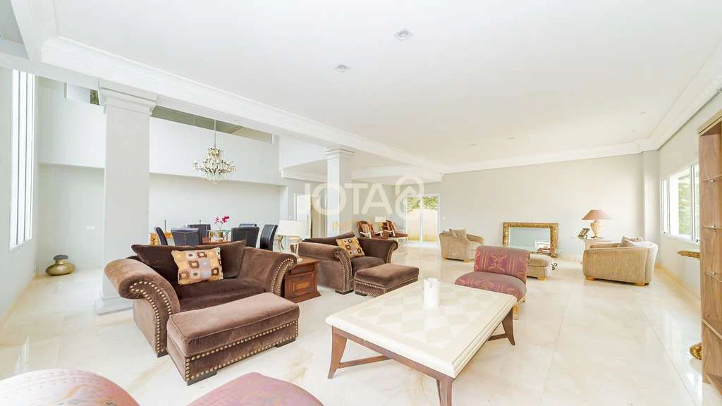 Furnished house with 5 bedrooms and 6 bathrooms — photo 4