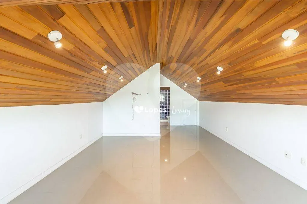 Unfurnished triplex house with 6 en-suite bedrooms and 820 m² — photo 52