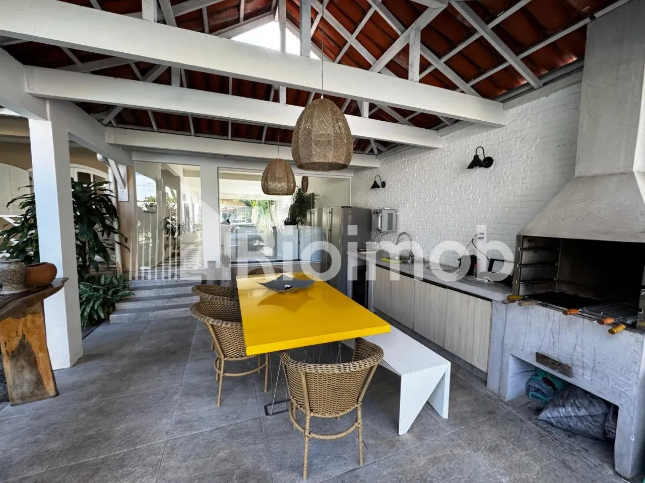 Furnished house with 4 bedrooms and an open-plan kitchen — photo 3