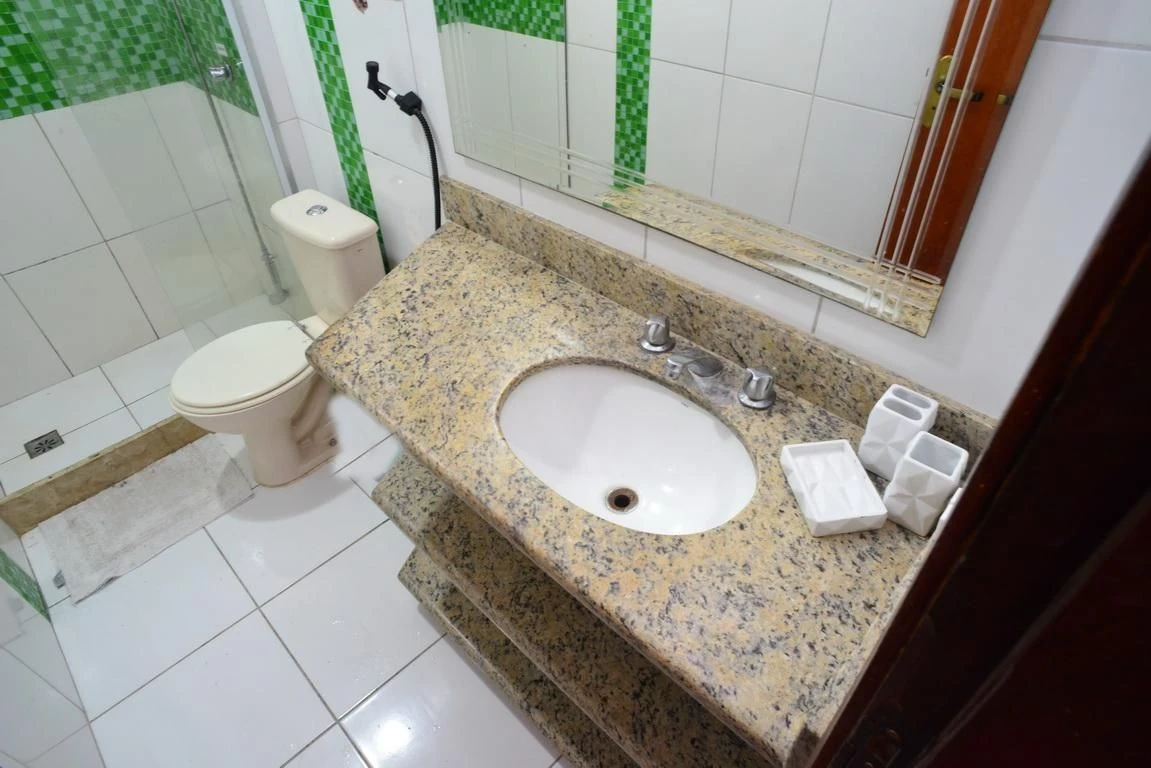 Мебльована квартира з 3 спальнями, 2 місцями і 4 ванними — photo 2