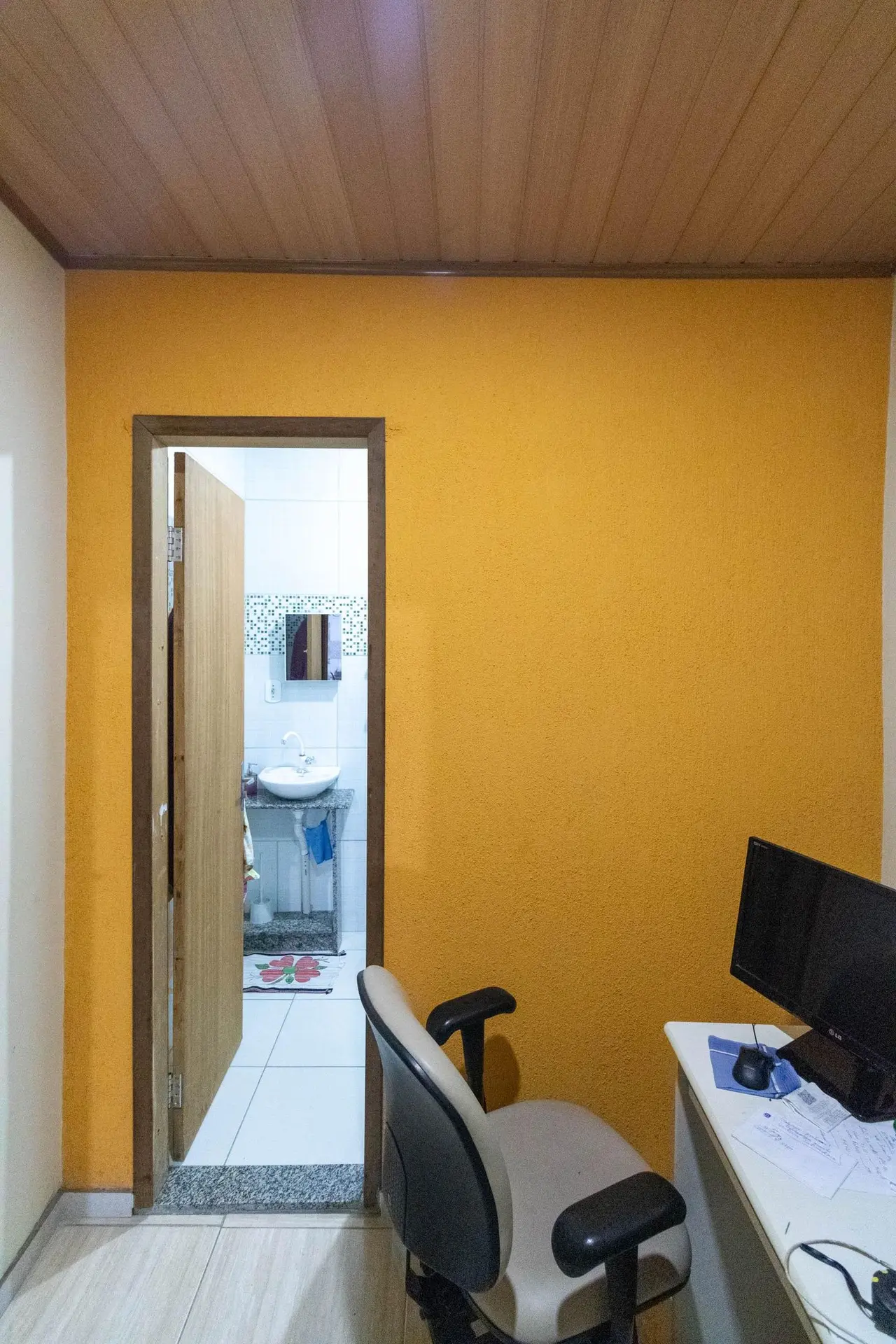 Furnished house with 1 bedroom and 1 bath plus parking — photo 13