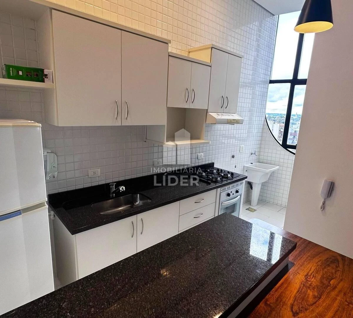 One-bedroom apartment with a bathtub in Curitiba — photo 12