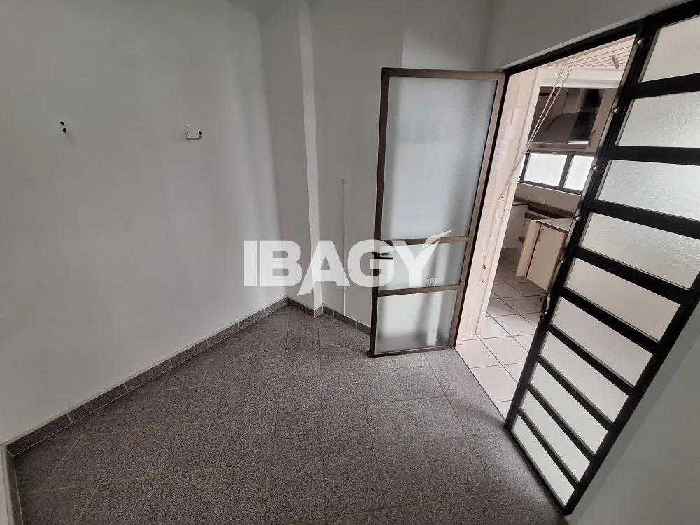 170 m² unfurnished apartment with 3 bedrooms and suite — photo 23