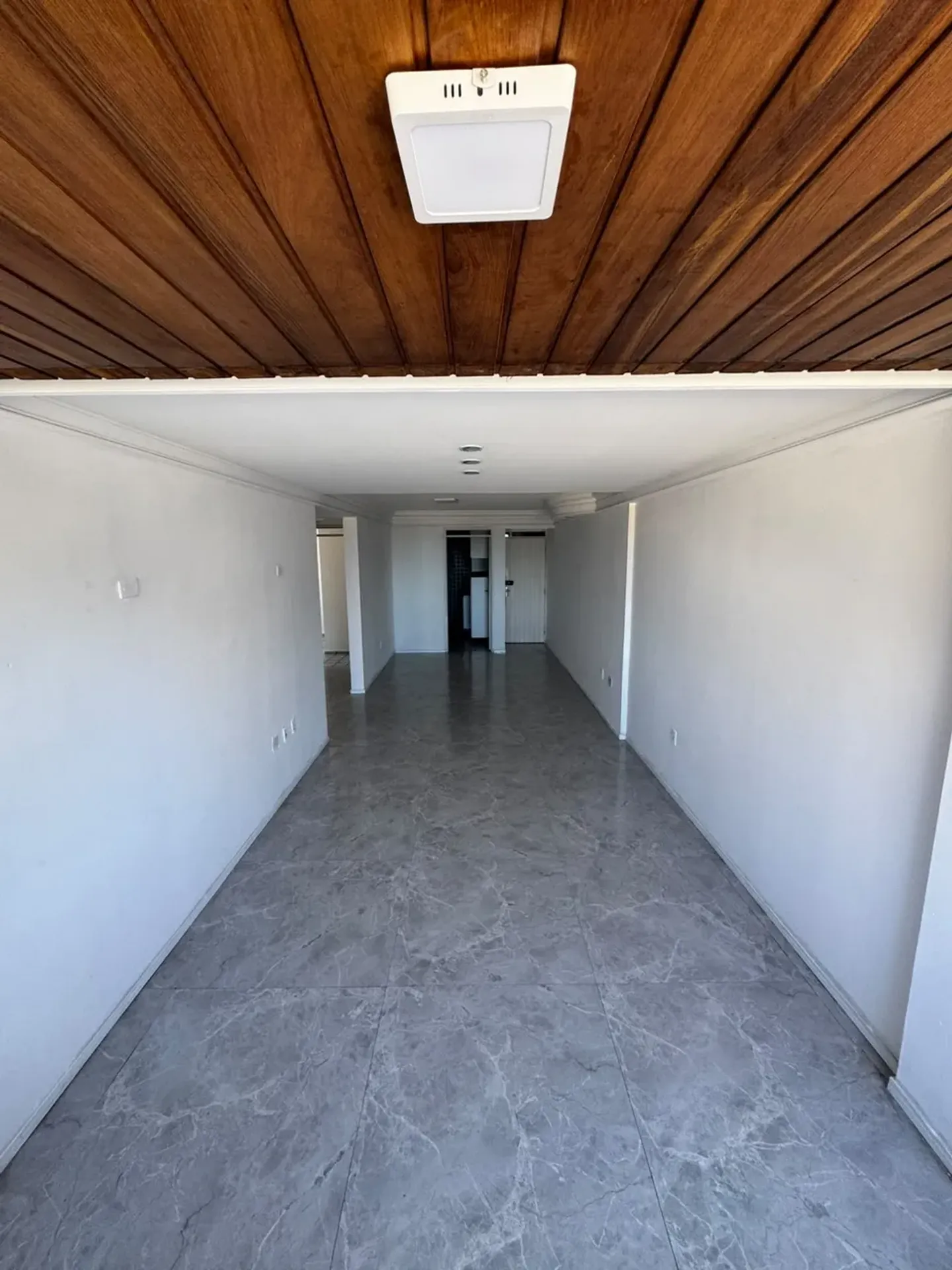 3-bedroom apartment with an enclosed balcony — photo 16