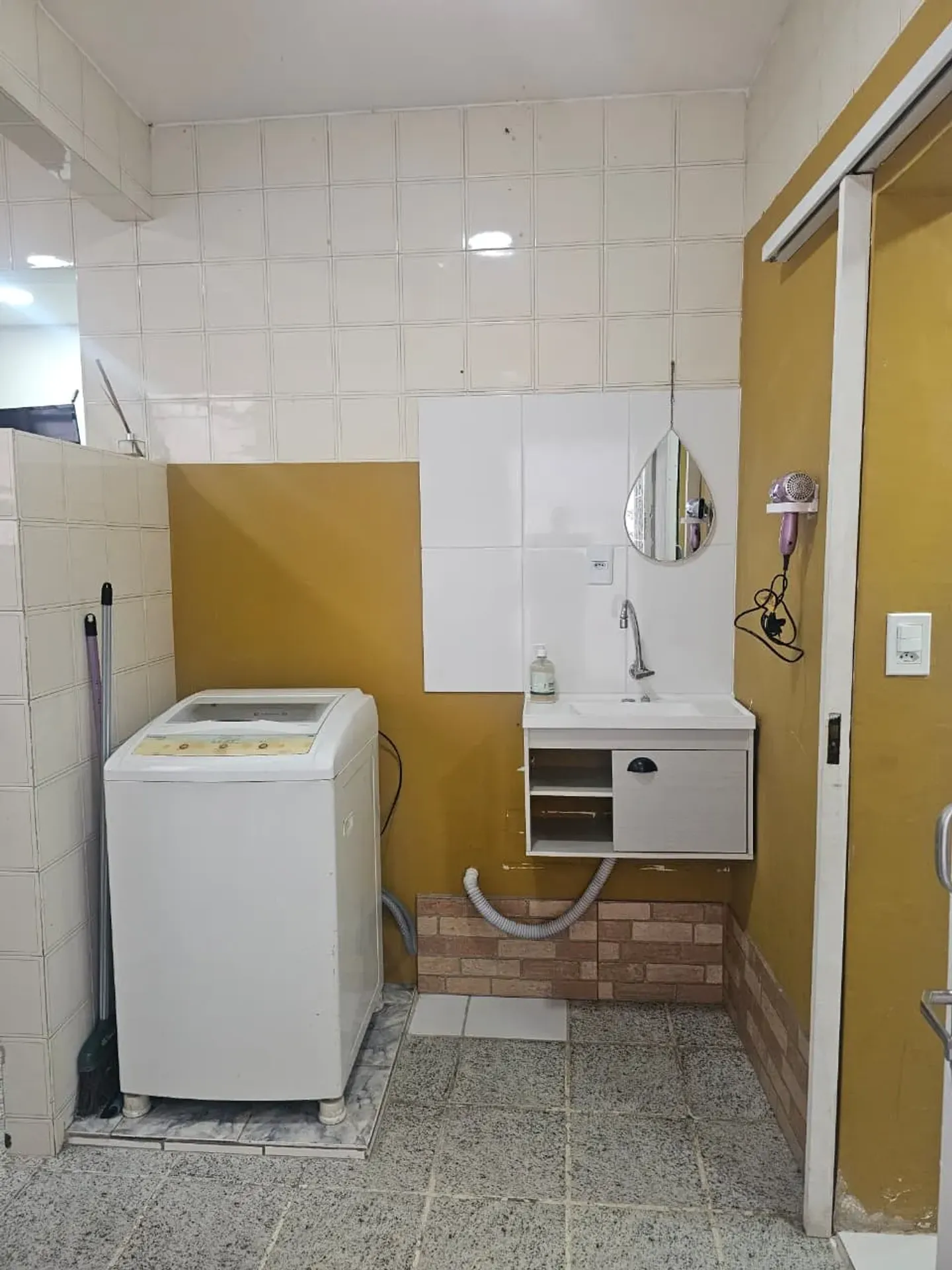 Furnished 2-bedroom apartment with a gas mini-kitchen — photo 5