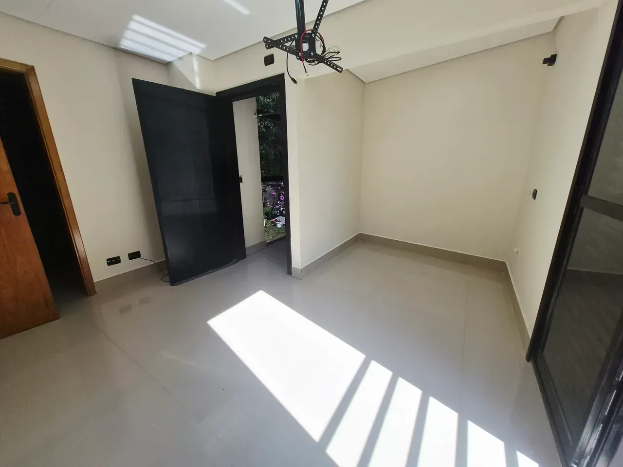 House with 3 bedrooms, 3 baths and a gas stove — photo 16