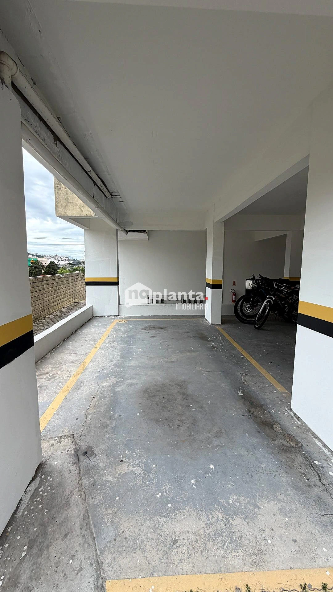 One-bedroom apartment in a building with a pool — photo 11