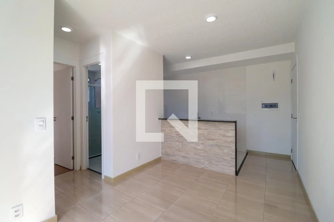 Apartamento sem mobília com 2 quartos e garagem — photo 4