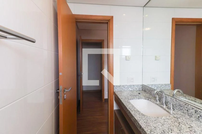 266 m² apartment with a bathtub and a walk-in closet — photo 40