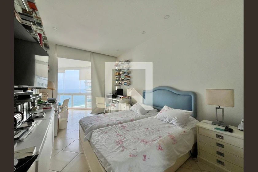 Apartment, 450 m², with a glass-enclosed balcony — photo 11