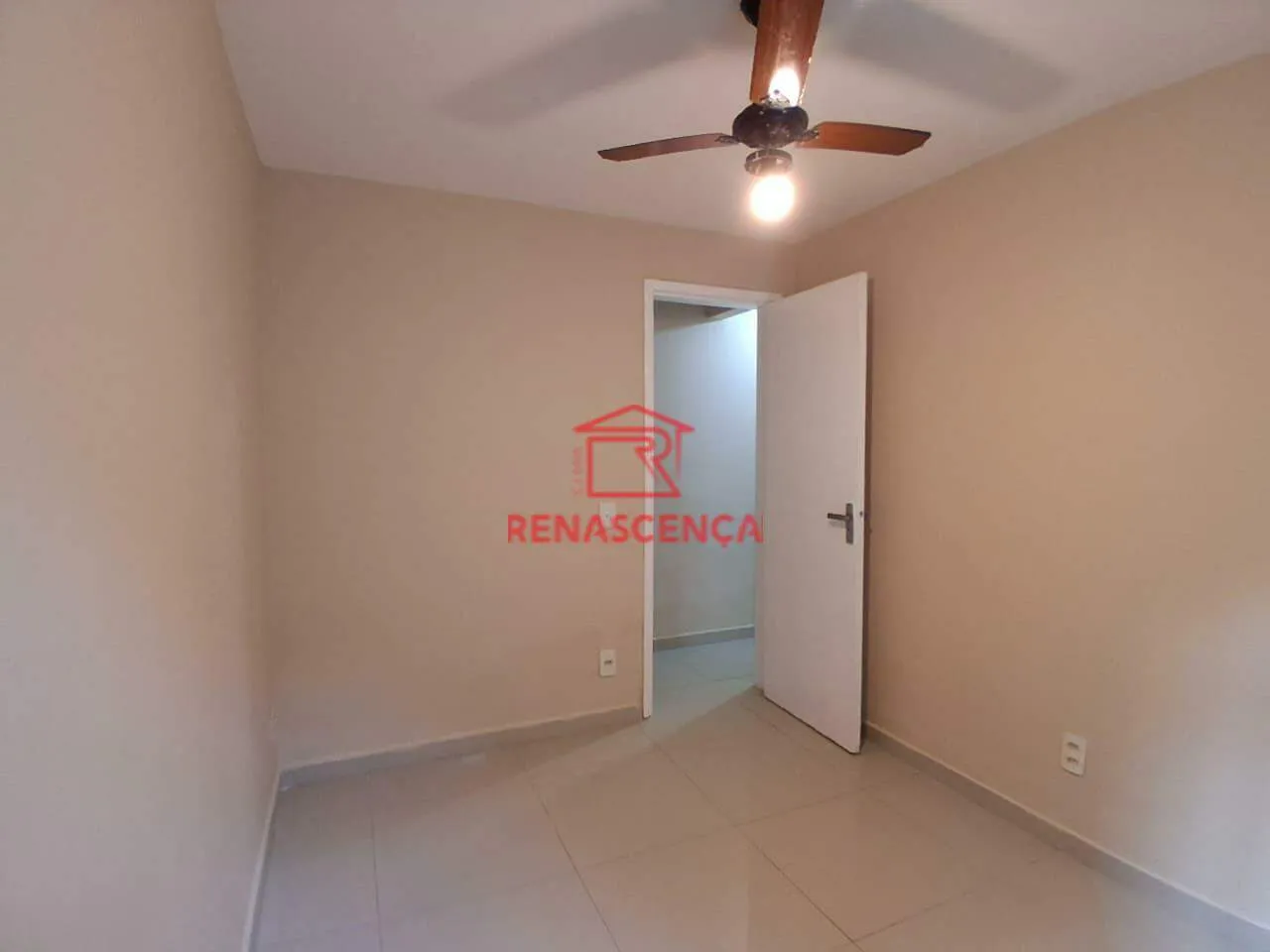 3-bedroom apartment in a building with a pool — photo 17
