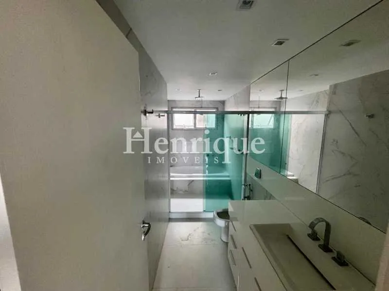 Triplex penthouse with 3 bedrooms and 3 bathrooms — photo 15