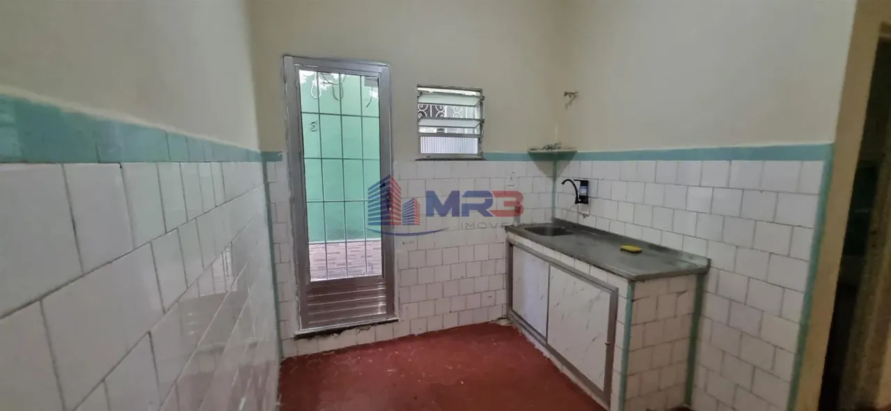 Casa com 3 quartos e cozinha com fogão a gás — photo 11