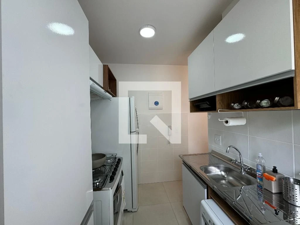 Furnished 2-bedroom apartment with 1 bathroom and mountain view — photo 4