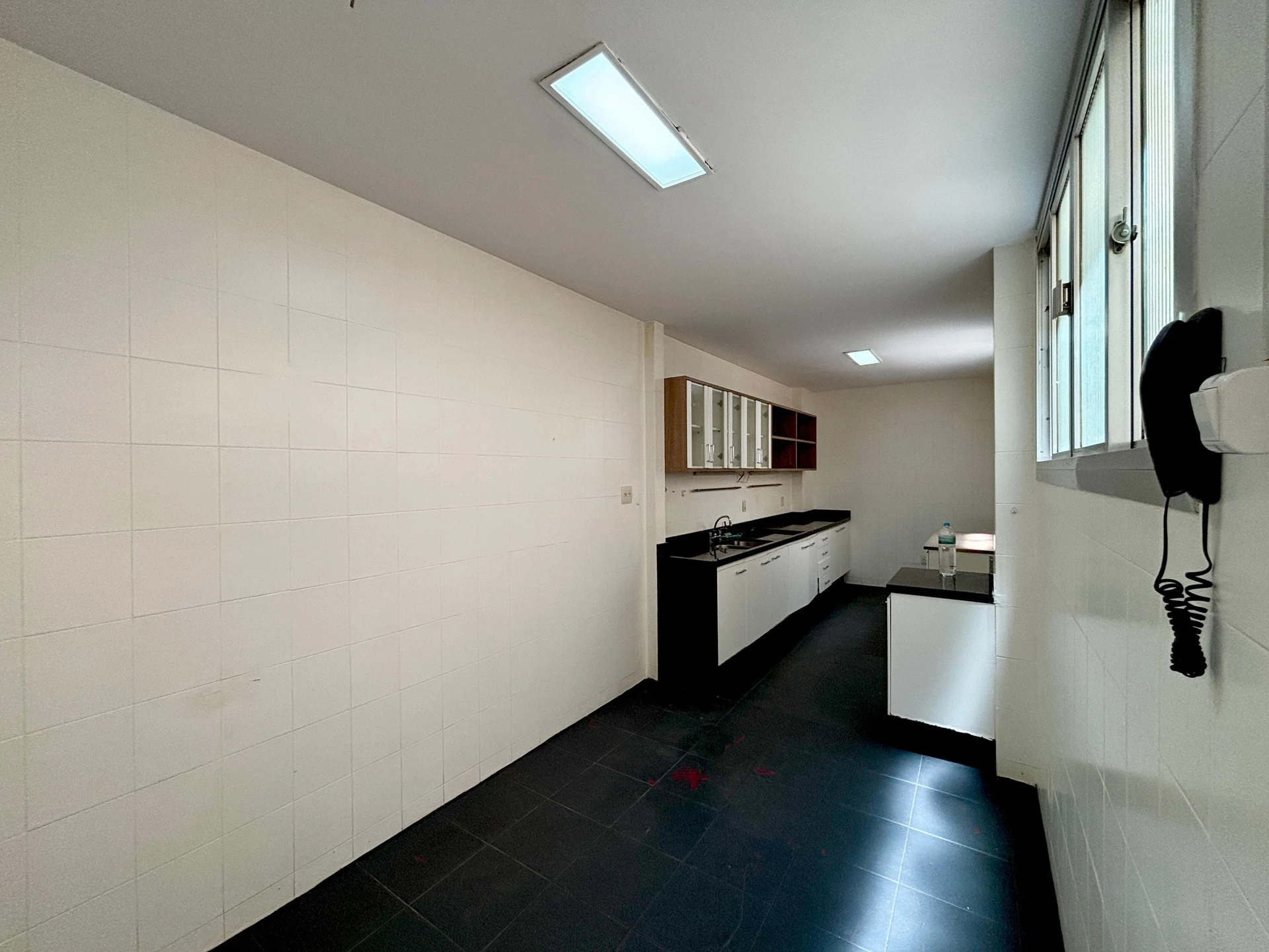 3-bedroom apartment with 2 bathrooms — photo 26
