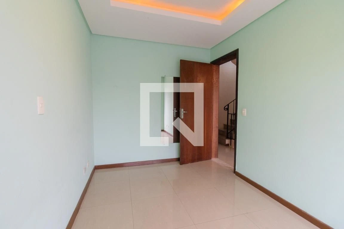 3-bedroom house with a private pool in Curitiba — photo 32