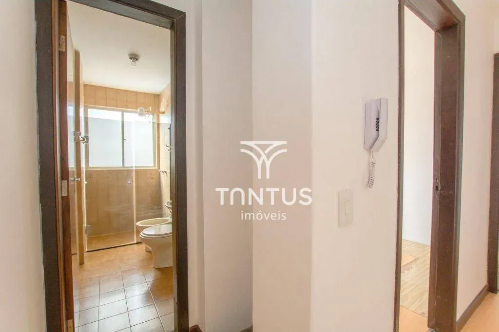 Wood or laminate floors in a 2-bedroom apartment, 66 m² — photo 7