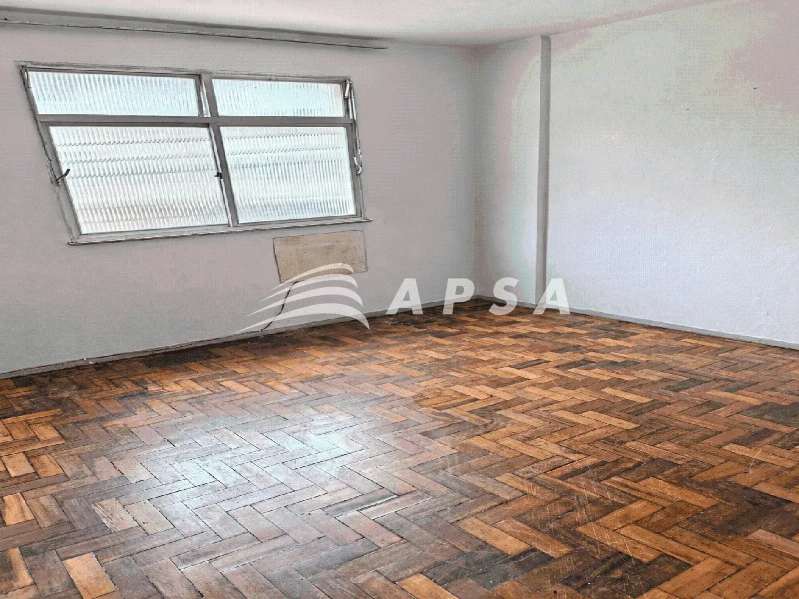 Apartment, 61 m², with wood or laminate floors — photo 17