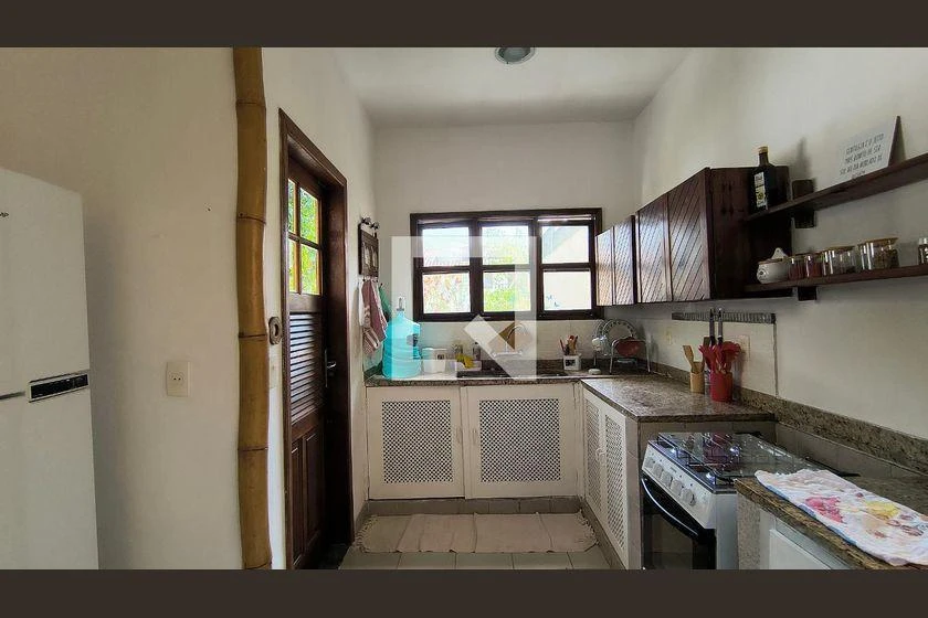 Furnished house, 270 m², with floor-to-ceiling windows — photo 25