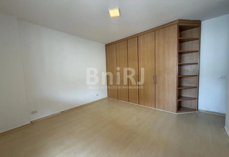 Apartamento de 2 quartos com banheira — photo 8